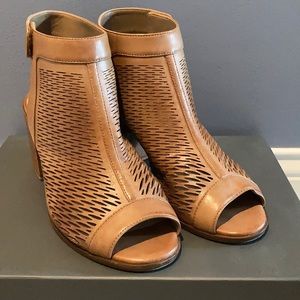 Vince Camuto heels